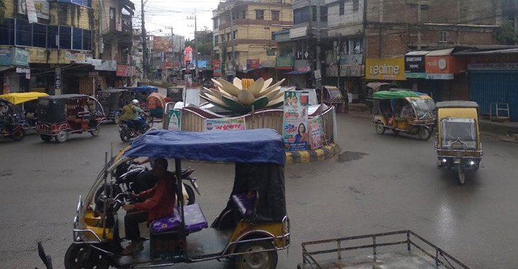 ধীরে ধীরে স্বাভাবিক জনজীবনে ফিরছে খাগড়াছড়ি